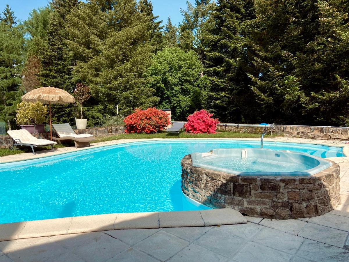 Manoir De Chantemerle Sainte-Fortunade Bagian luar foto